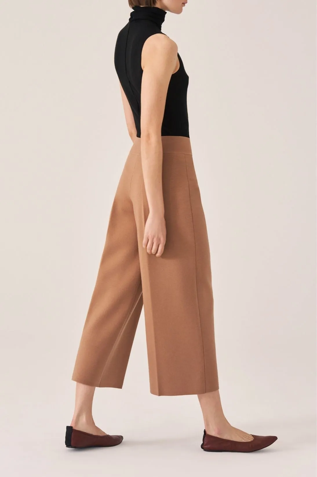 CASHMERE SKIN SLEEVELESS TURTLENECK